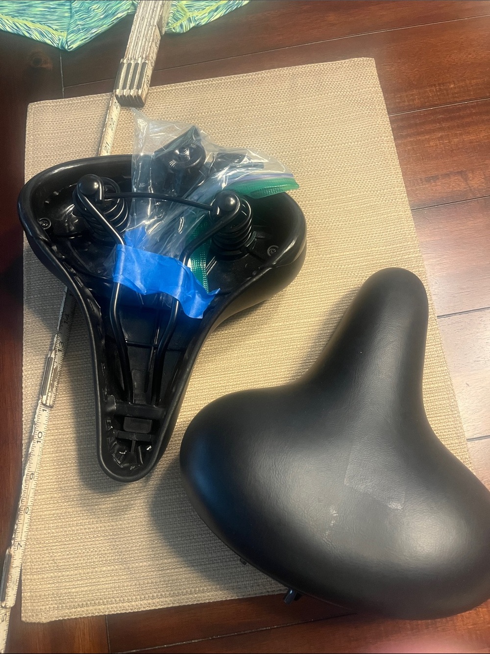 4y. 2 Comfort Wide Bicycle Saddle Seat - Black Emile OEM Bike - Picture 2 of 3